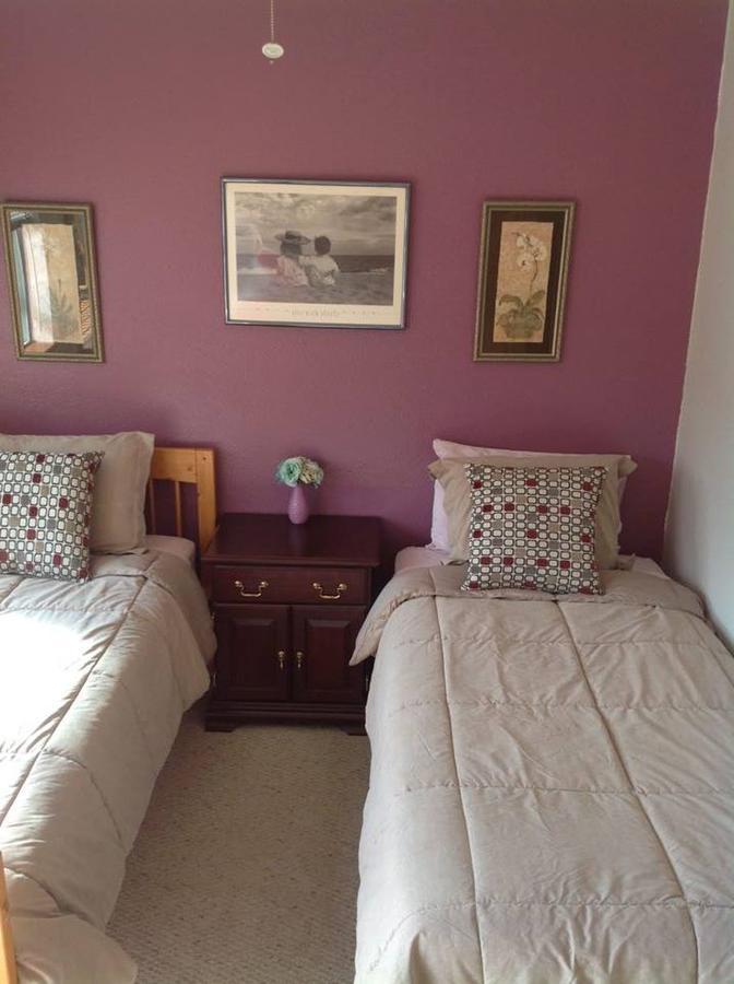 A Hyde Away Inn B&B トック エクステリア 写真