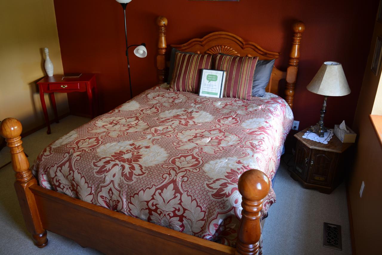 A Hyde Away Inn B&B トック エクステリア 写真