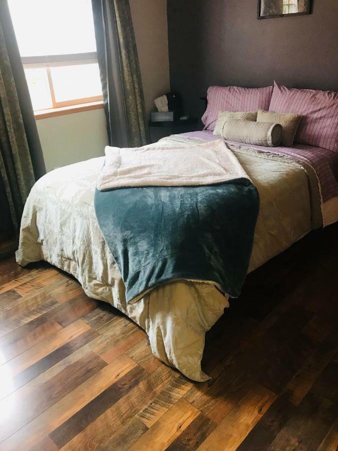A Hyde Away Inn B&B トック エクステリア 写真